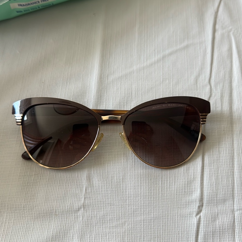 Marc by Marc Jacobs Cat Eye Sunglasses Model 398S